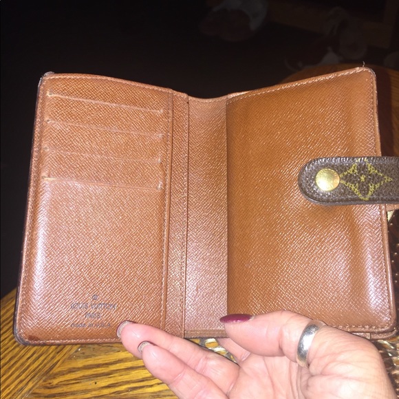Authentic Louis Vuitton Kisslock Wallet - Picture 7 of 8
